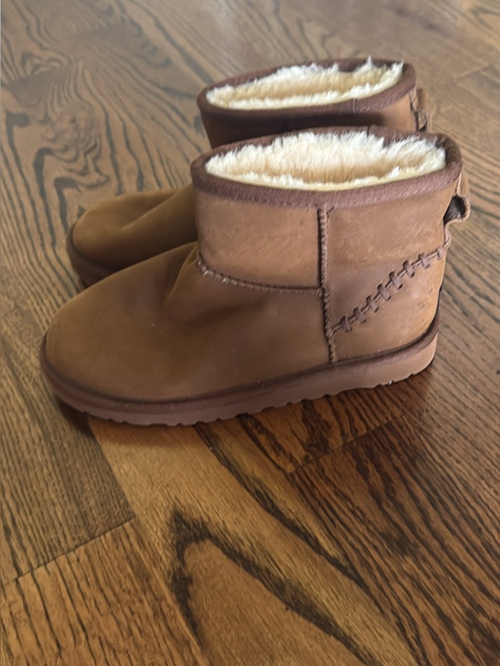 Tan Shearling-Lined Mini Ugg Boots Size 3